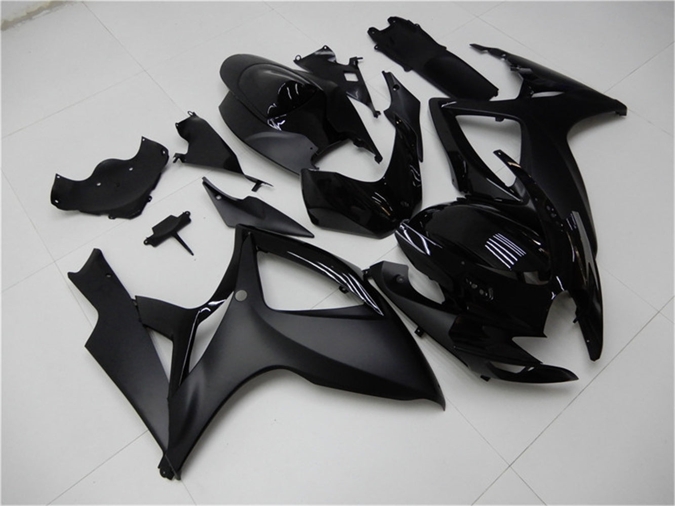 Matte Black ABS Fairing Kit For Suzuki GSXR600/750 (2006-2007) – 24-Piece Injection Molded Bodywork With Windscreen & Heat Shield