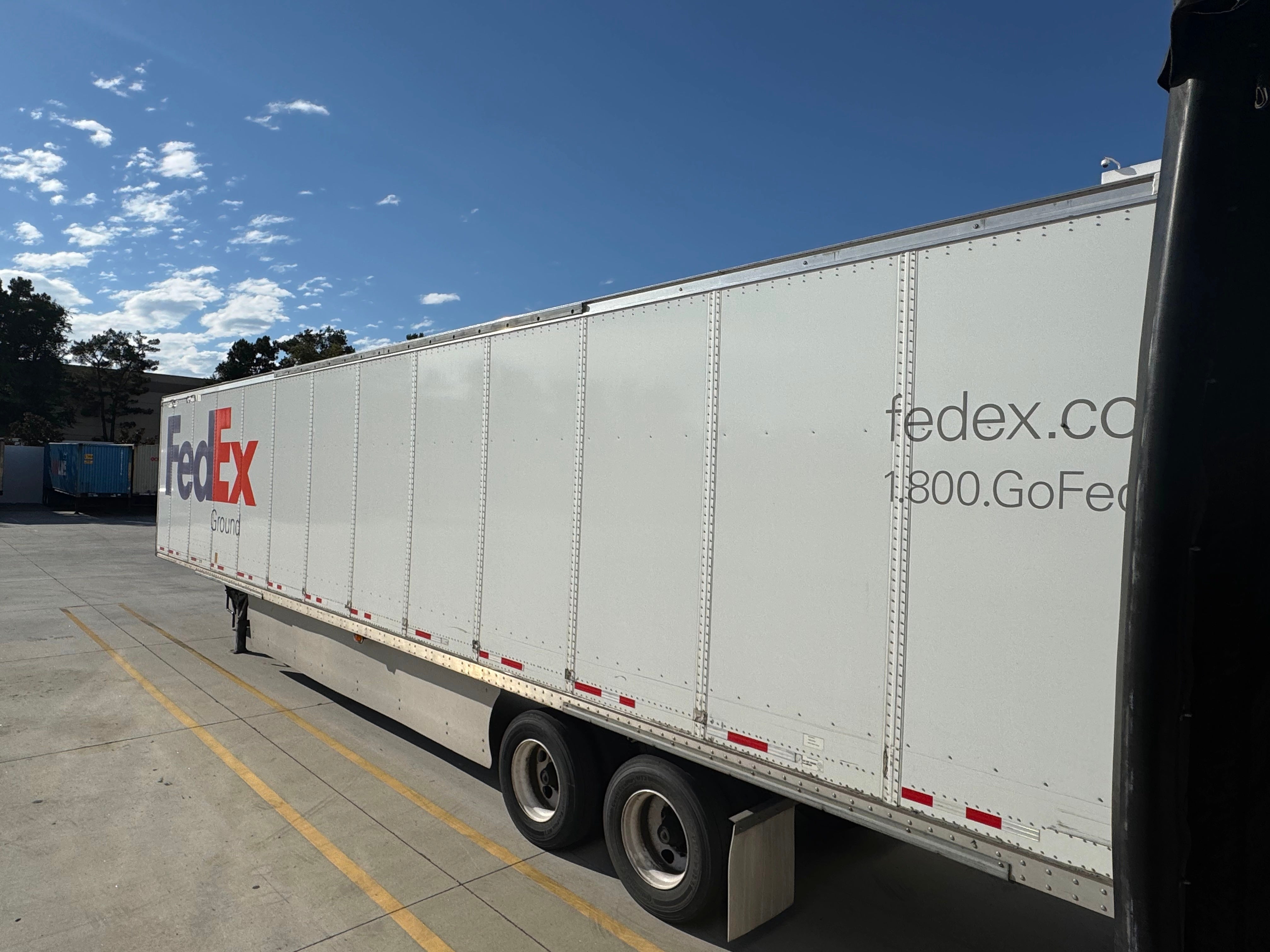 Carrier pickup for U.S. warehouse dispatch